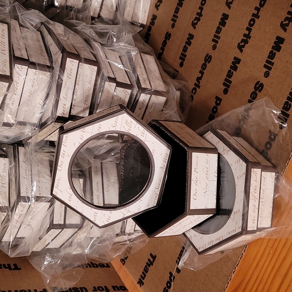 50 beautiful mini hexagon boxes perfect size jewelry or miniatures - Picture 2 of 5